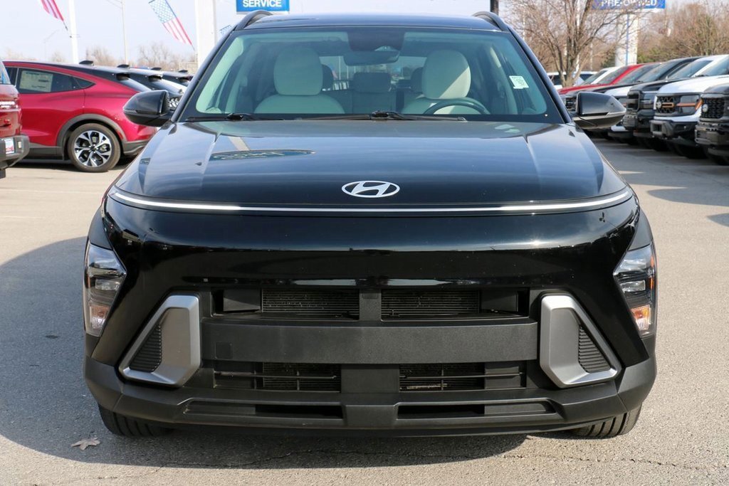 Used 2025 Hyundai Kona SEL image 3