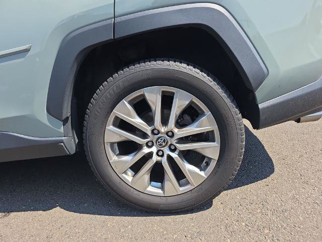 Used 2021 Toyota RAV4 XLE Premium AWD/4WD image 13