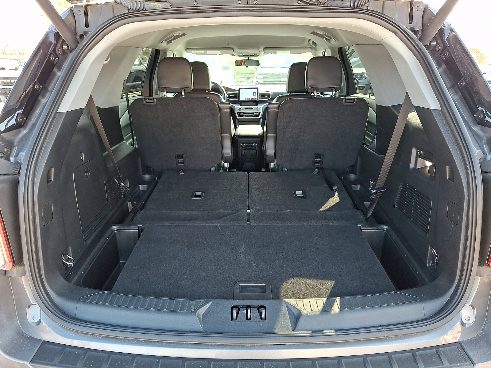 Certified 2023 Ford Explorer XLT w/ Equipment Group 202A image 31