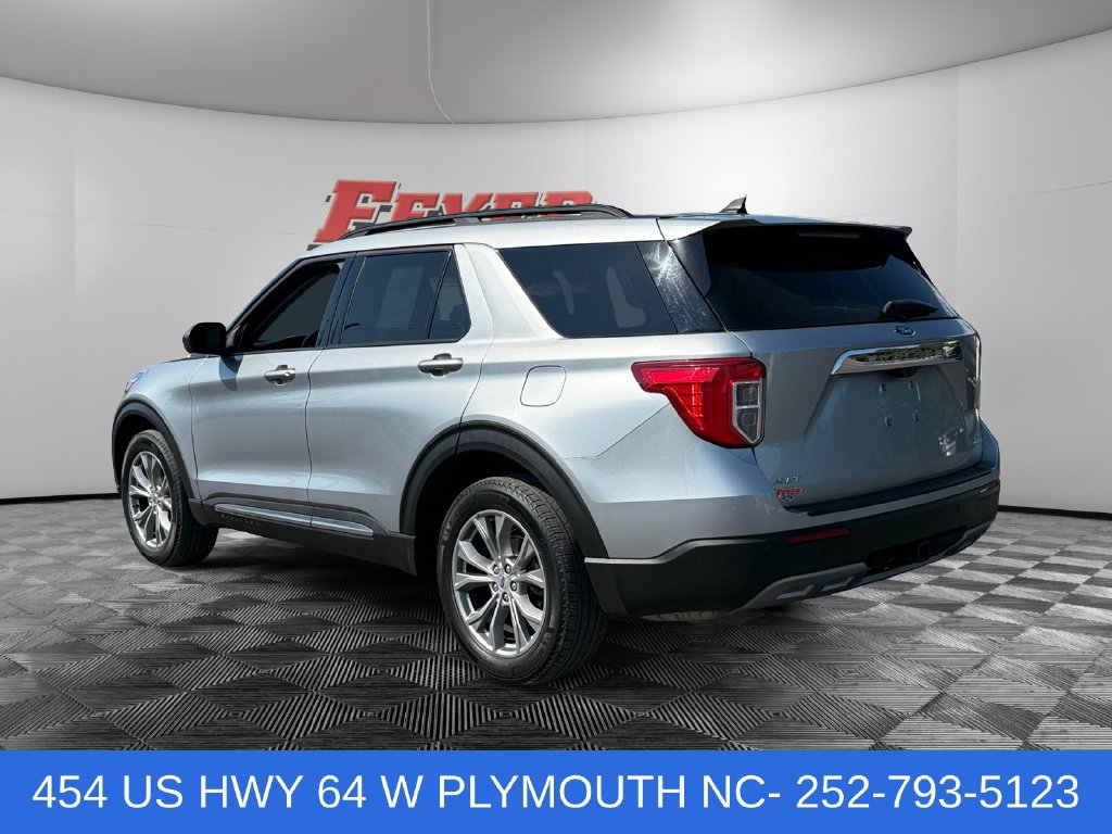 Certified 2023 Ford Explorer XLT w/ Equipment Group 202A AWD/4WD image 3