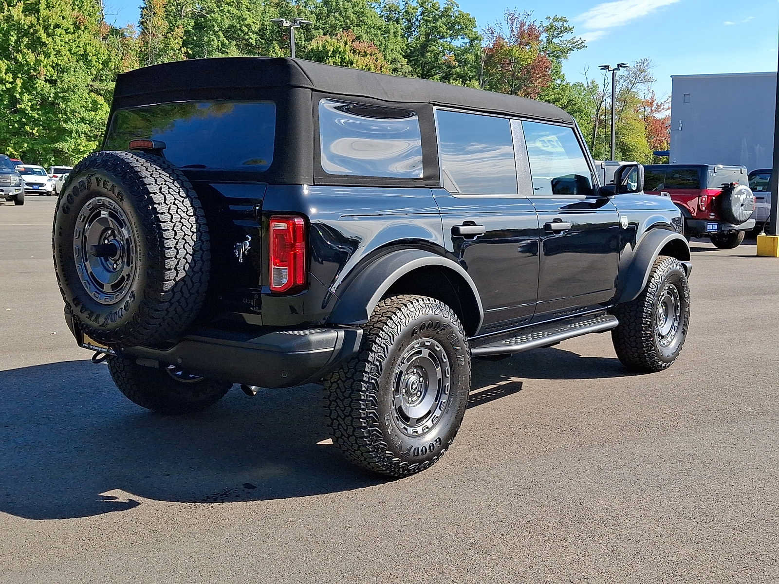 Certified 2025 Ford Bronco Big Bend w/ Black Diamond Package AWD/4WD image 6