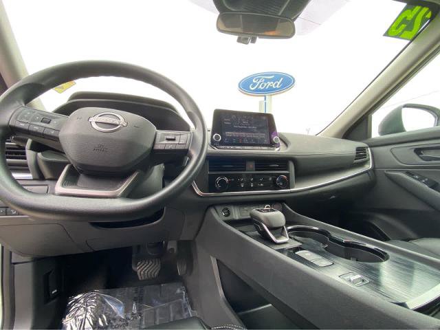 Used 2025 Nissan Rogue S FWD image 19
