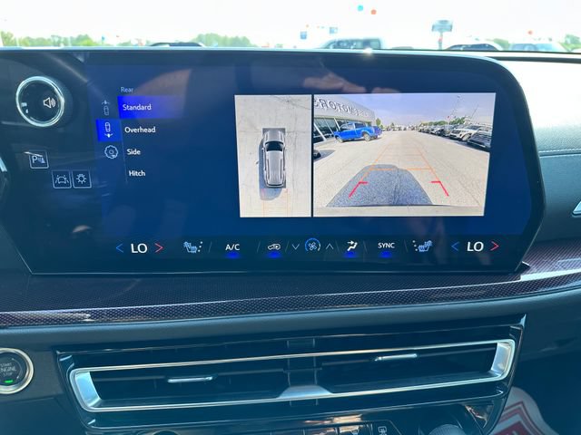 Used 2025 Chevrolet Traverse Z71 w/ Enhanced Driving Package AWD/4WD image 15