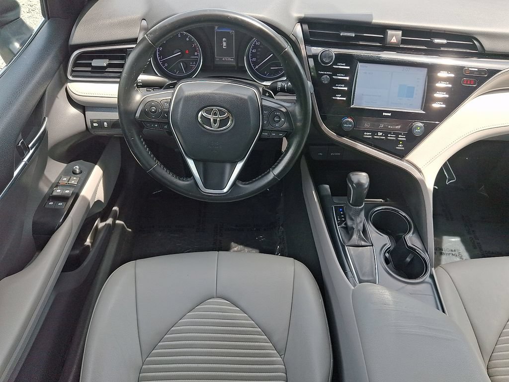 Used 2020 Toyota Camry SE FWD image 12