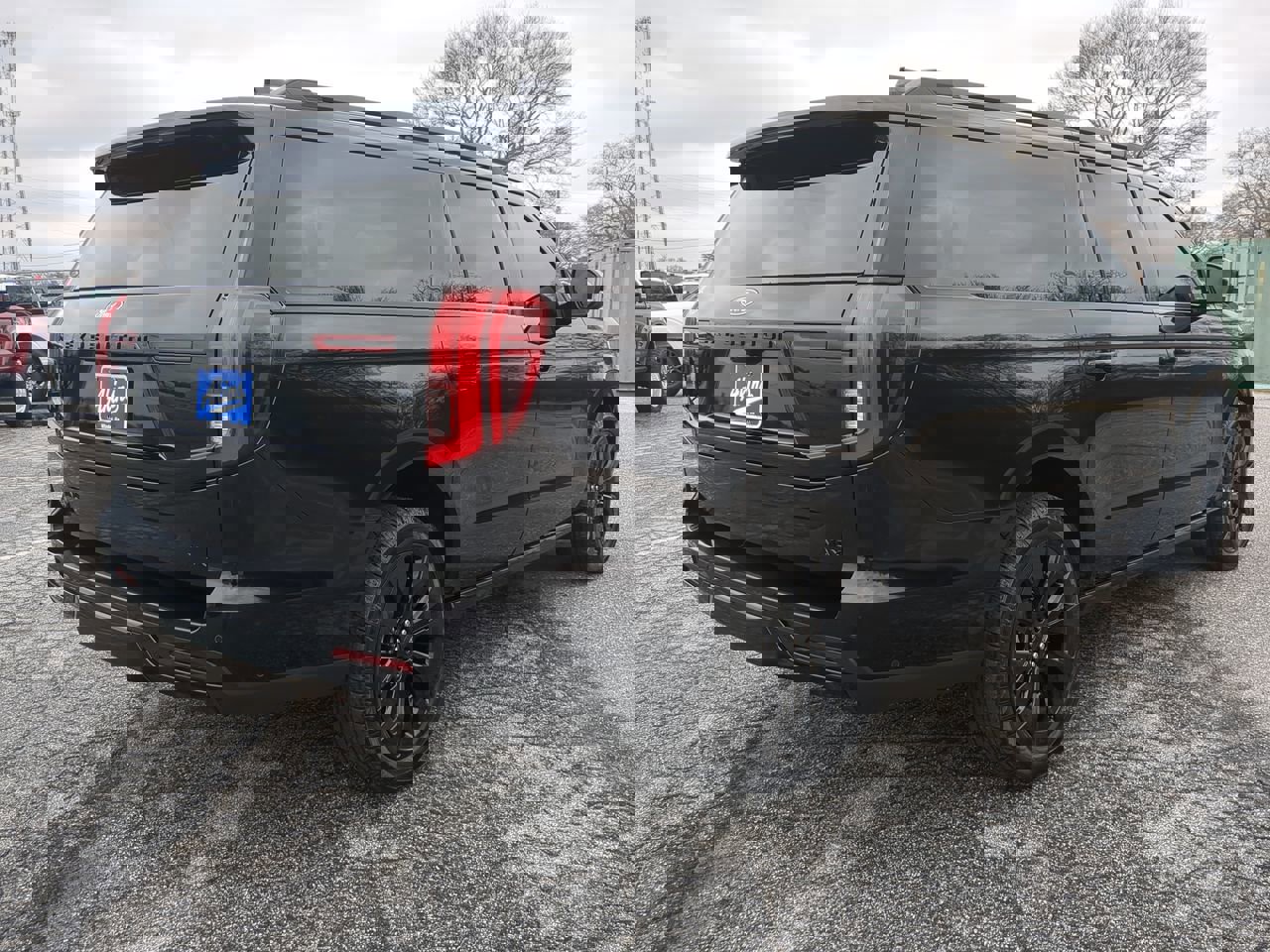 Certified 2025 Ford Expedition Max Platinum w/ Stealth Appearance Package image 4