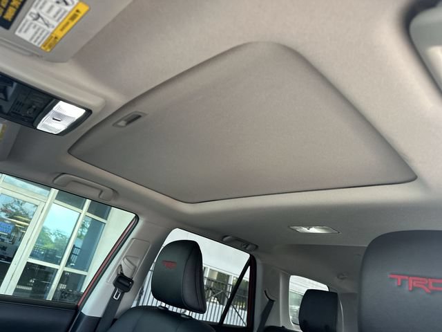 Used 2022 Toyota 4Runner TRD Off-Road Premium w/ Moonroof Package AWD/4WD image 23