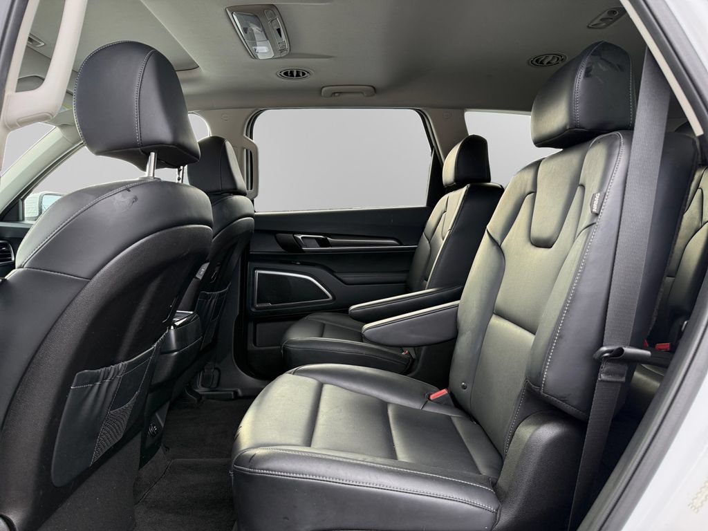 Used 2025 Kia Telluride S FWD image 13