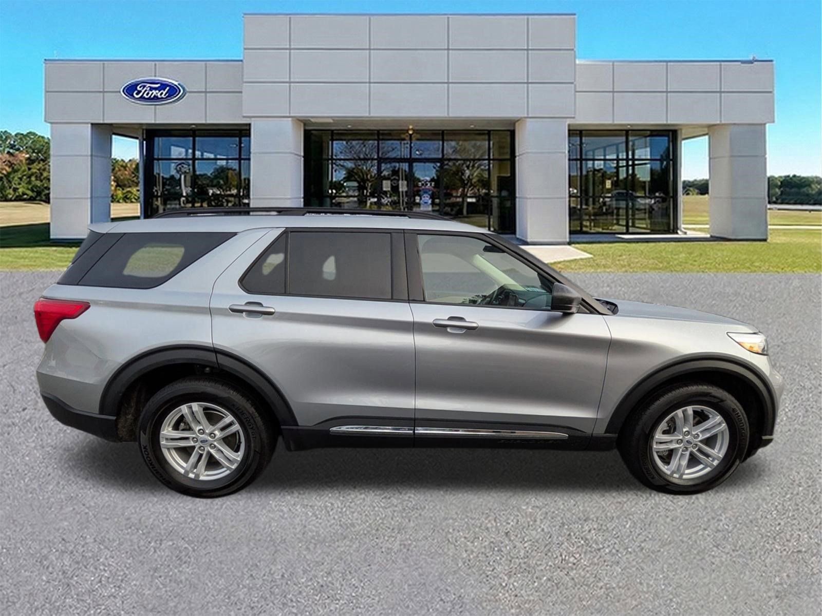 Certified 2023 Ford Explorer XLT w/ Equipment Group 202A image 6