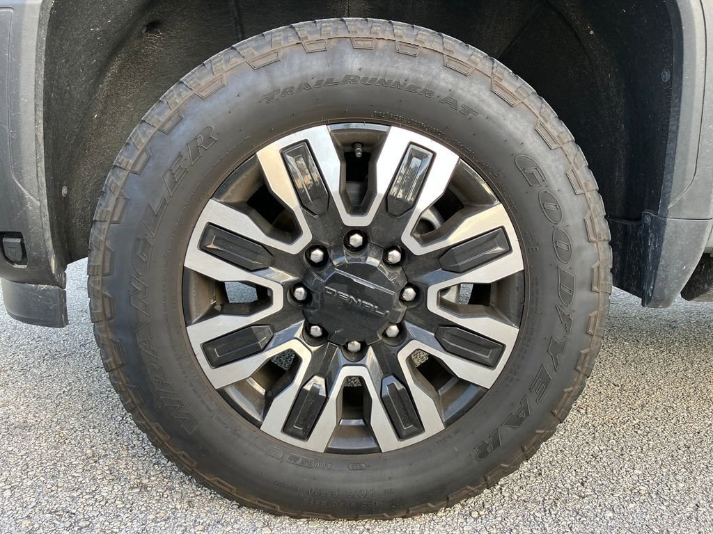 Used 2025 GMC Sierra 2500 Denali Ultimate w/ Max Trailering Package image 16