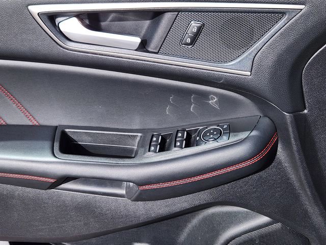 Certified 2024 Ford Edge ST-Line w/ Class II Trailer Tow Package image 12