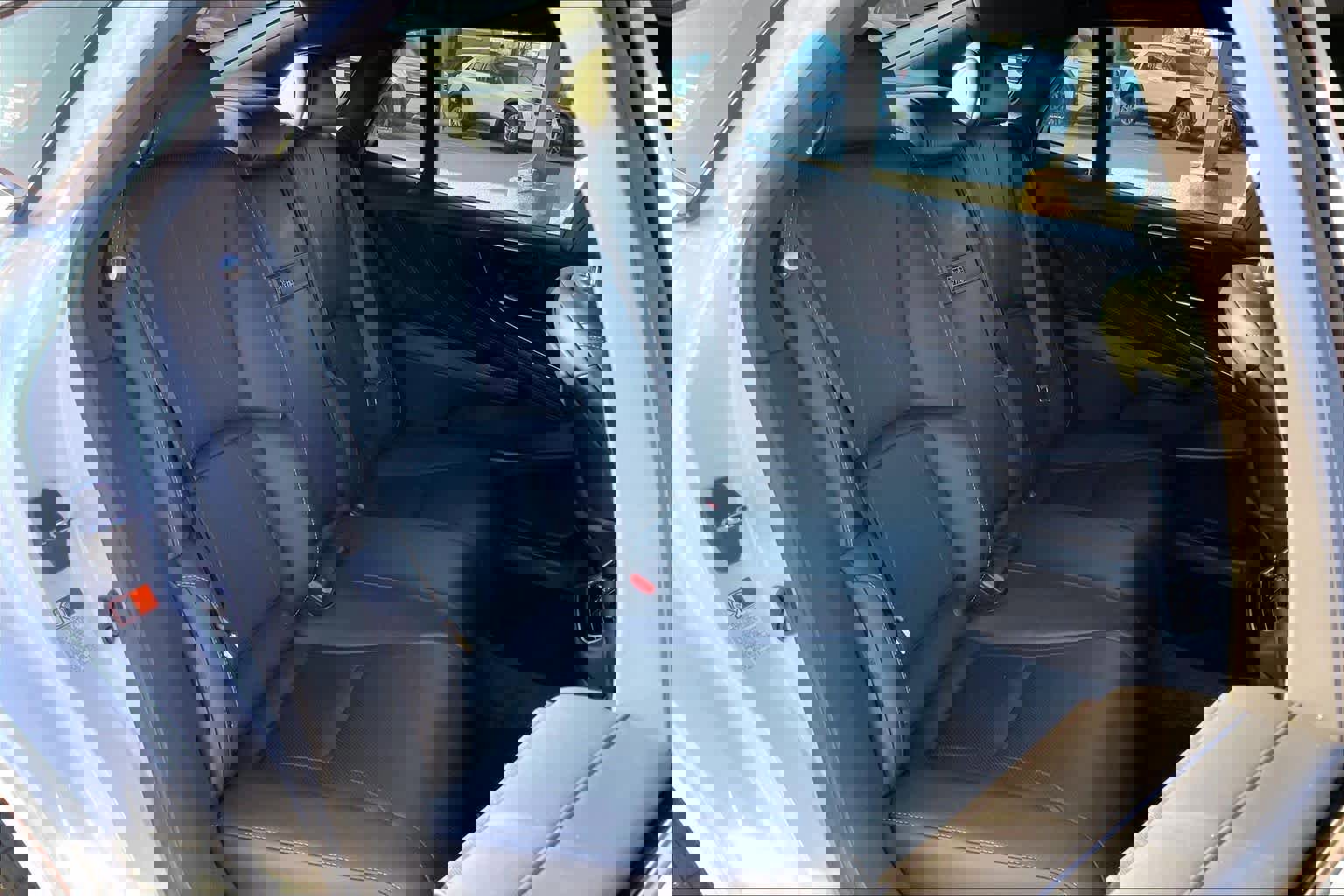 Used 2021 Lexus LS 500 w/ Accessory Package (Z2) image 19