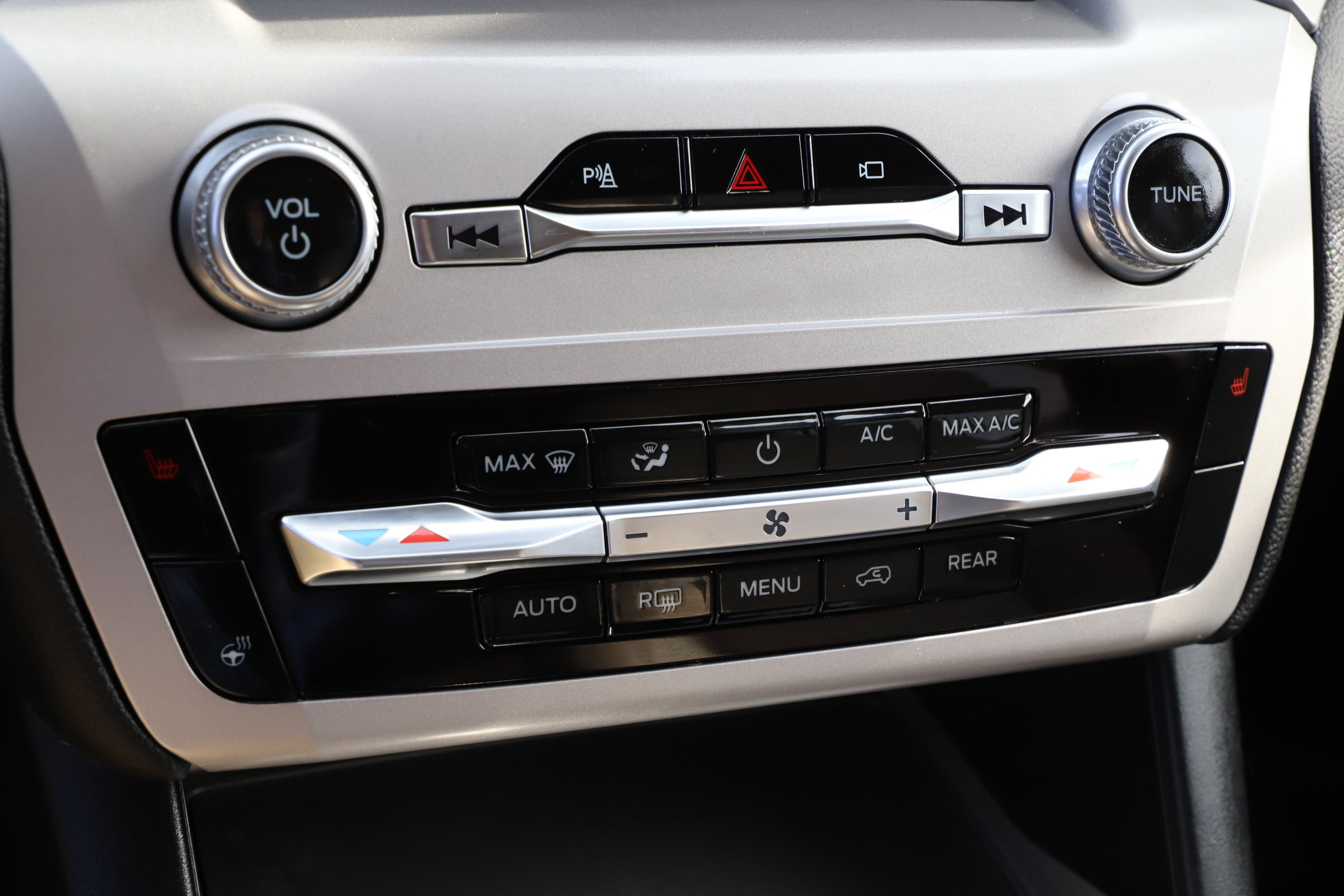 Certified 2023 Ford Explorer XLT w/ Equipment Group 202A image 32