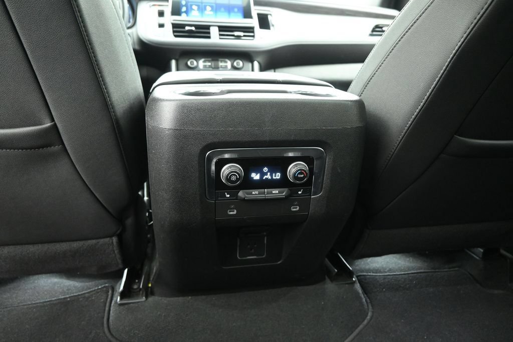 Used 2024 Chevrolet Tahoe LT w/ LT Signature Plus Package RWD image 22