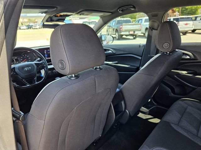 Used 2024 Chevrolet Trax RS FWD image 21
