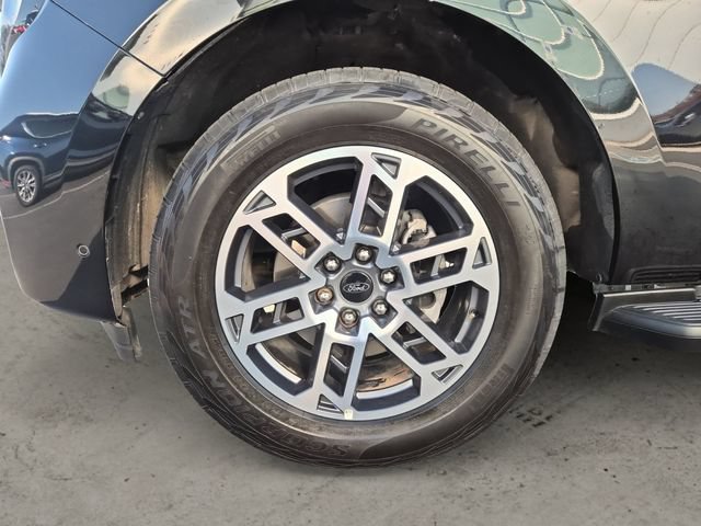 Certified 2025 Ford Expedition Active AWD/4WD image 9