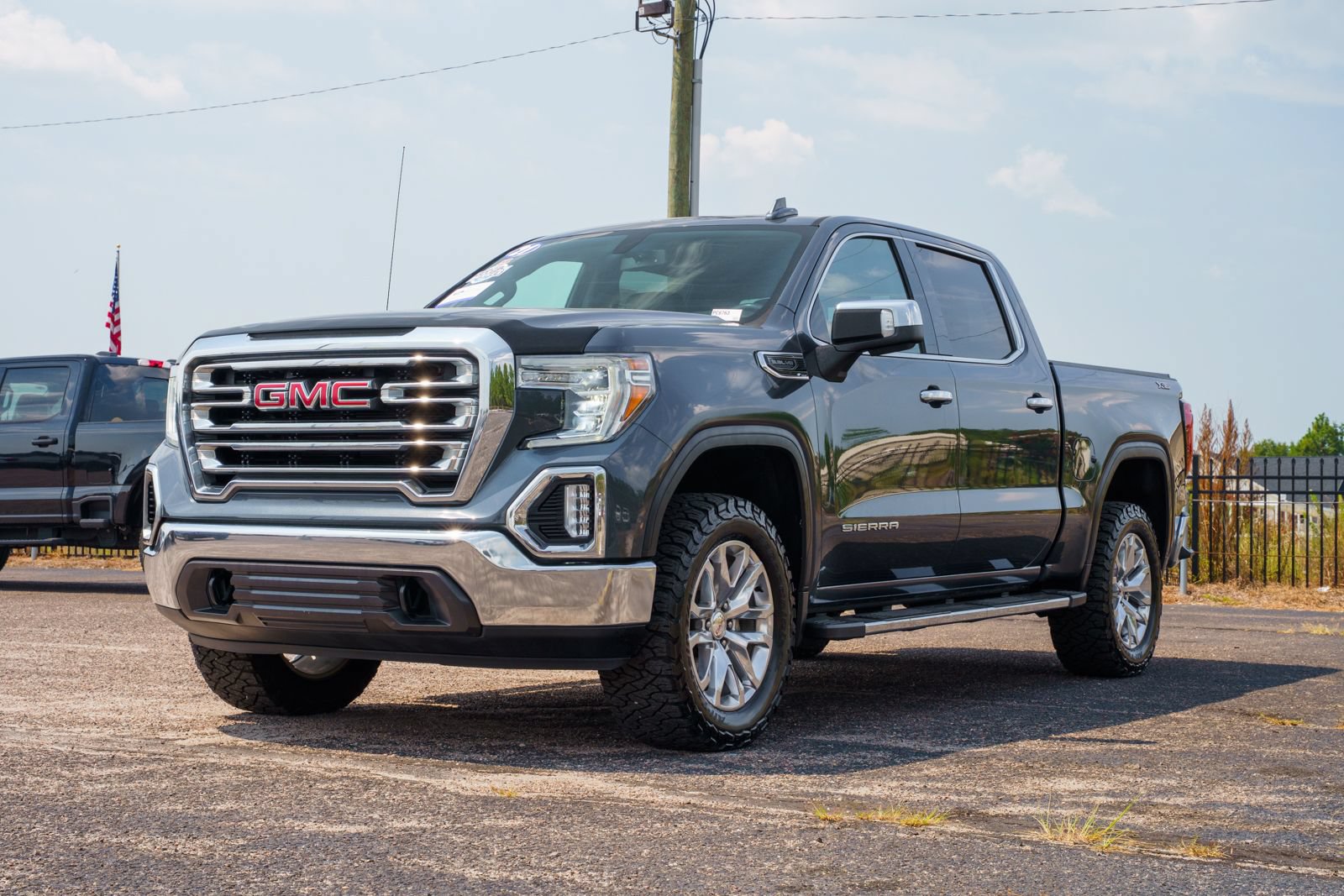 Used 2021 GMC Sierra 1500 SLT AWD/4WD image 4