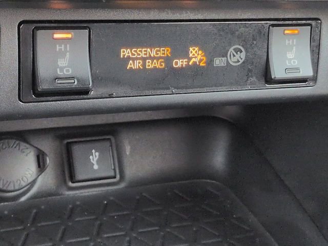 Used 2022 Toyota RAV4 XLE Premium AWD/4WD image 23