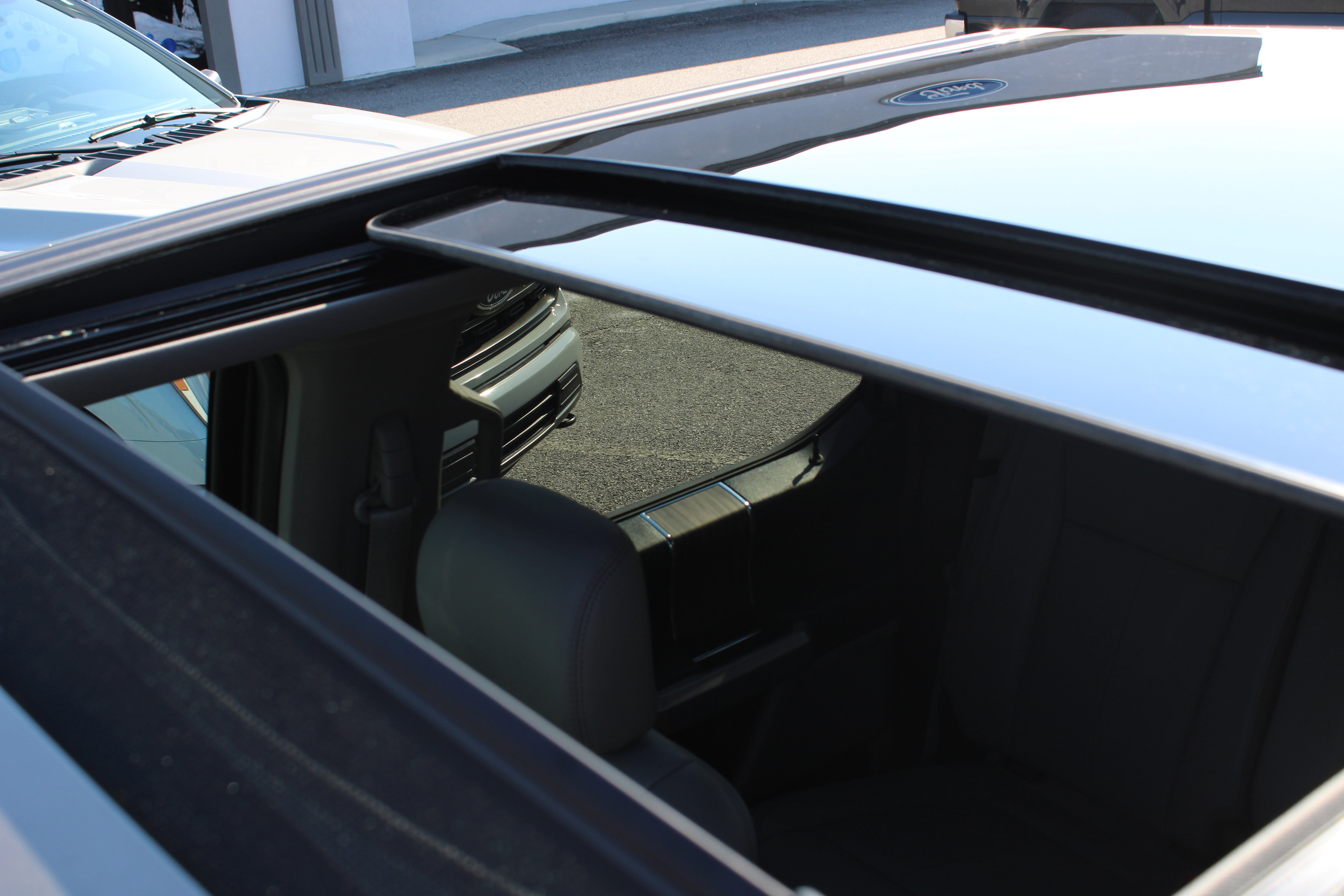 Certified 2020 Ford F150 Lariat w/ Equipment Group 502A Luxury image 24