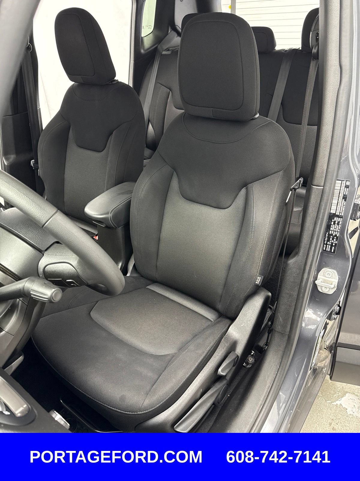 Used 2023 Jeep Renegade Latitude AWD/4WD image 9
