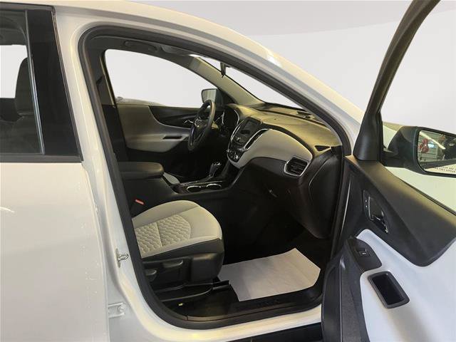 Used 2019 Chevrolet Equinox LS AWD/4WD image 17