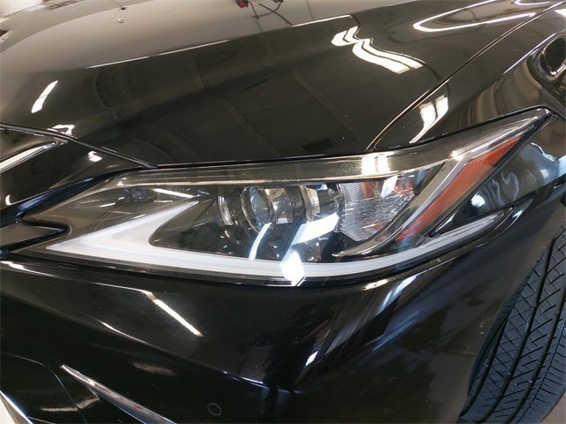 Used 2019 Lexus ES 300h image 31