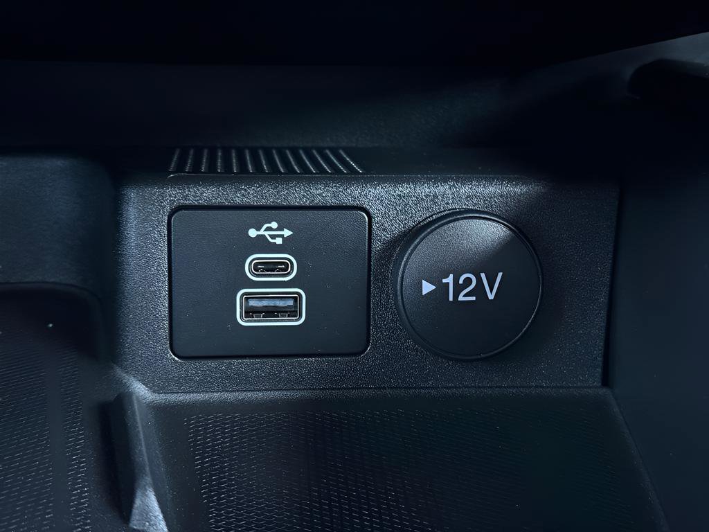 Certified 2025 Ford Escape ST-Line Elite w/ Premium Technology Package AWD/4WD image 16