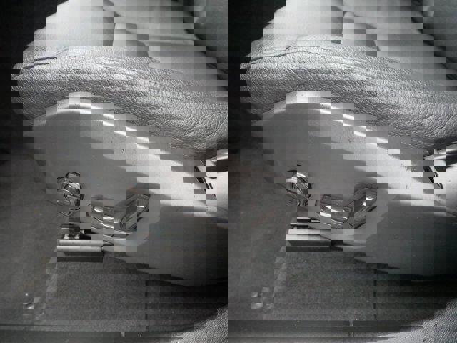 Used 2023 Volvo XC60 B5 Plus image 17