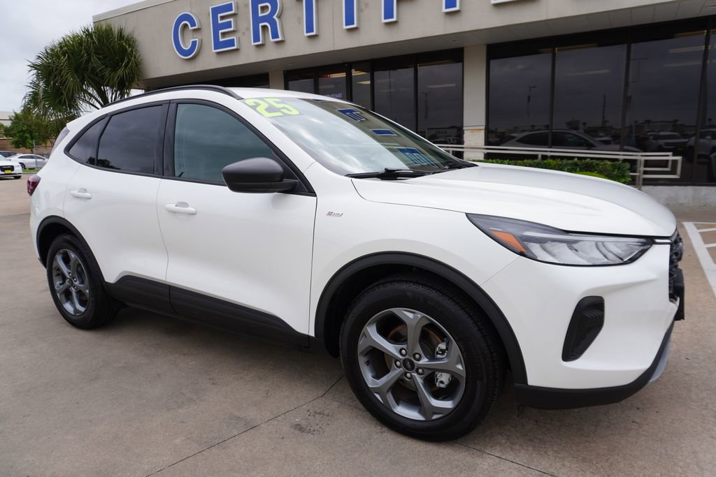 Certified 2025 Ford Escape ST-Line w/ Tech Pack #1 FWD image 1