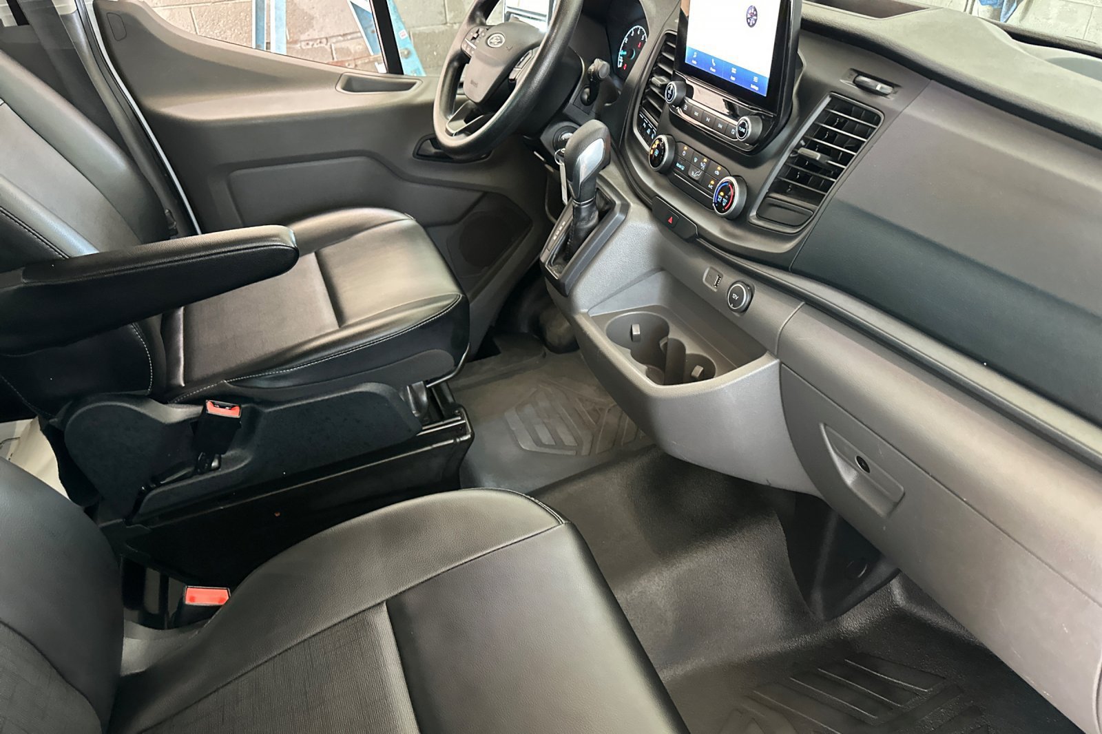 Certified 2021 Ford Transit 150 XL RWD image 17