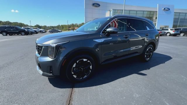 Used 2025 Kia Sorento S w/ Panoramic Sunroof Package FWD image 4