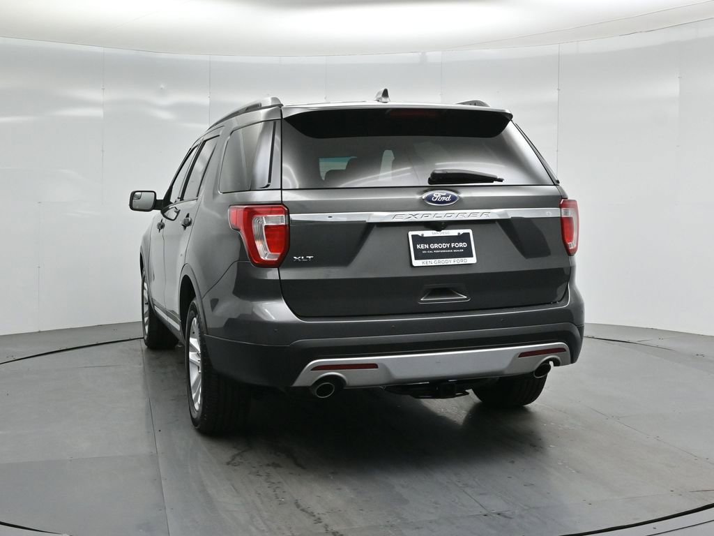 Certified 2017 Ford Explorer XLT w/ Equipment Group 202A image 31