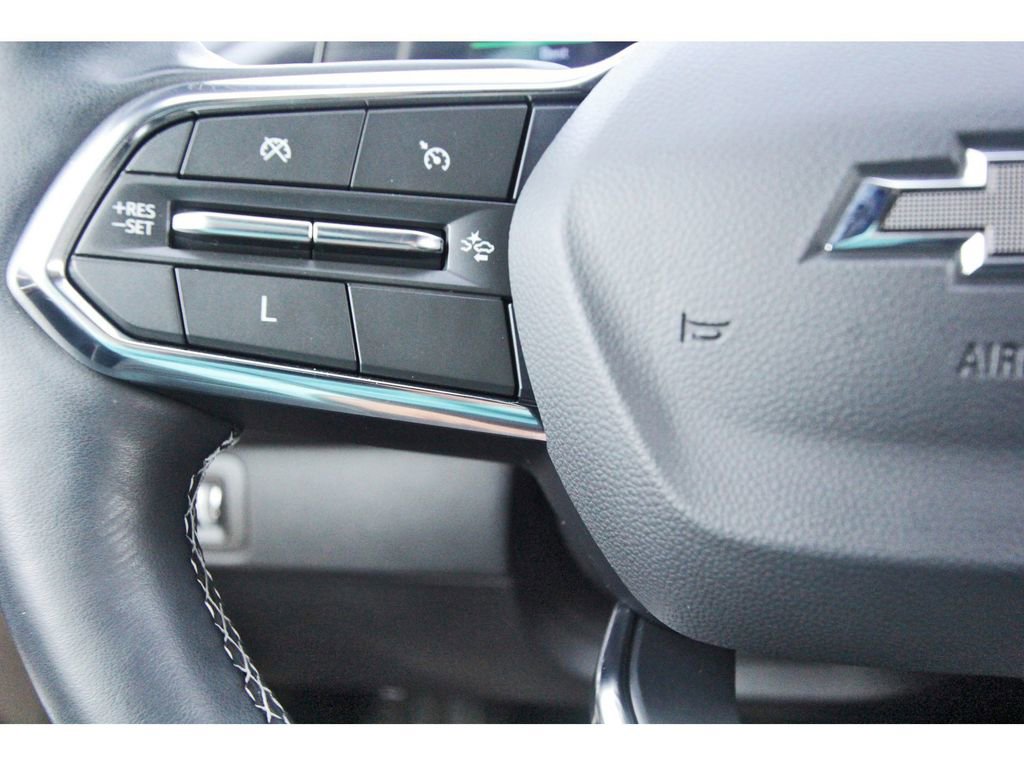 Used 2024 Chevrolet Traverse Z71 AWD/4WD image 19