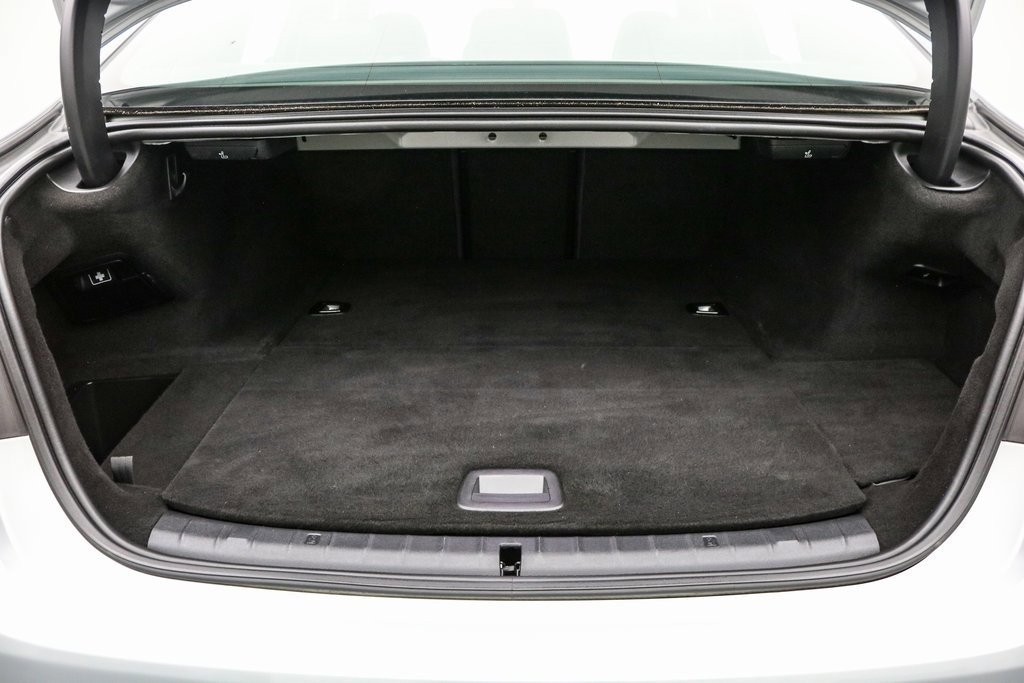 Used 2020 BMW 530e w/ M Sport Package image 27