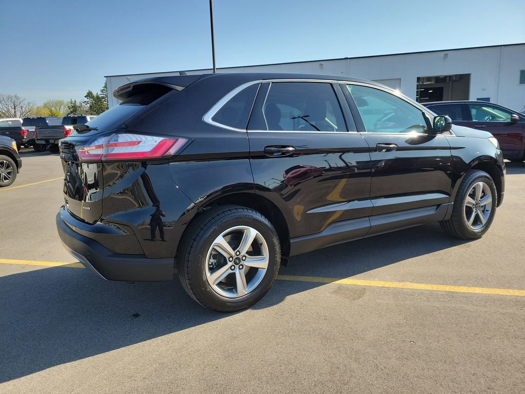 Certified 2023 Ford Edge SEL w/ Convenience Package AWD/4WD image 4
