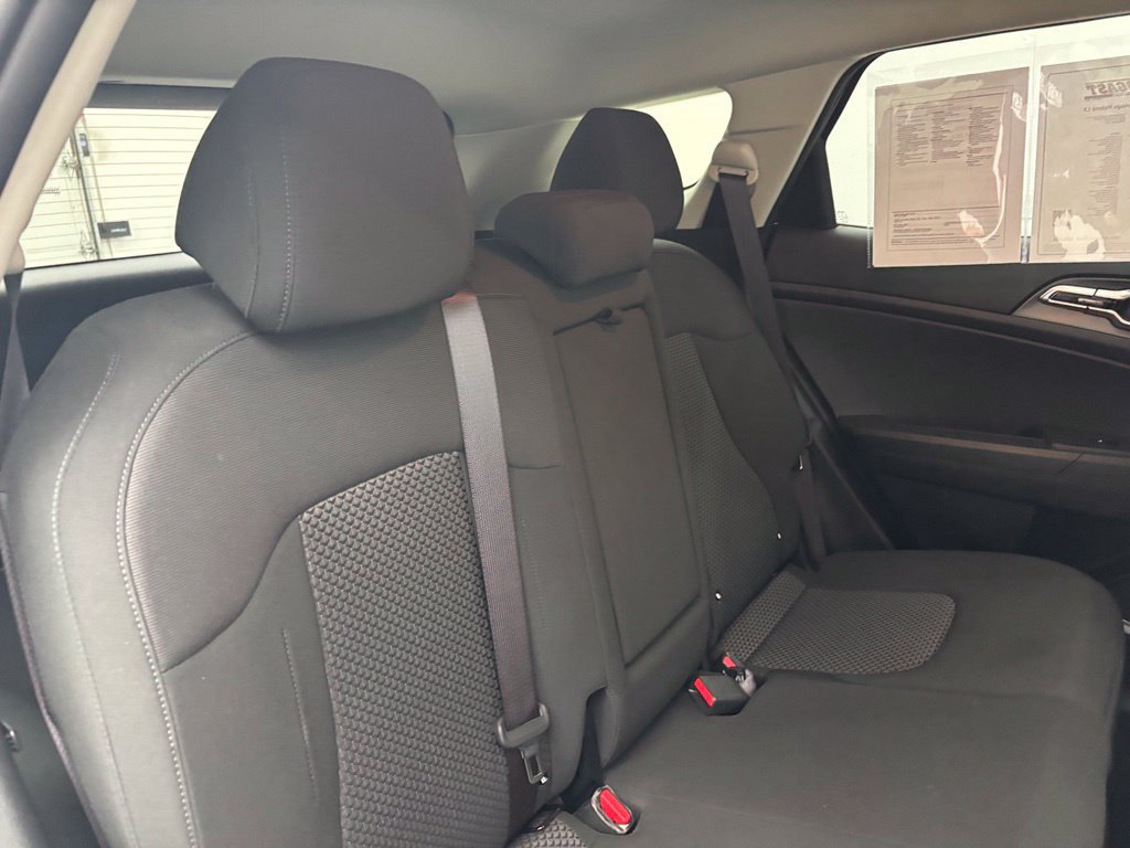 Used 2023 Kia Sportage LX AWD/4WD image 43