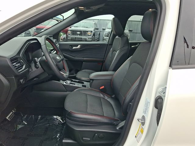 Certified 2023 Ford Escape ST-Line w/ Tech Pack #1 AWD/4WD image 13