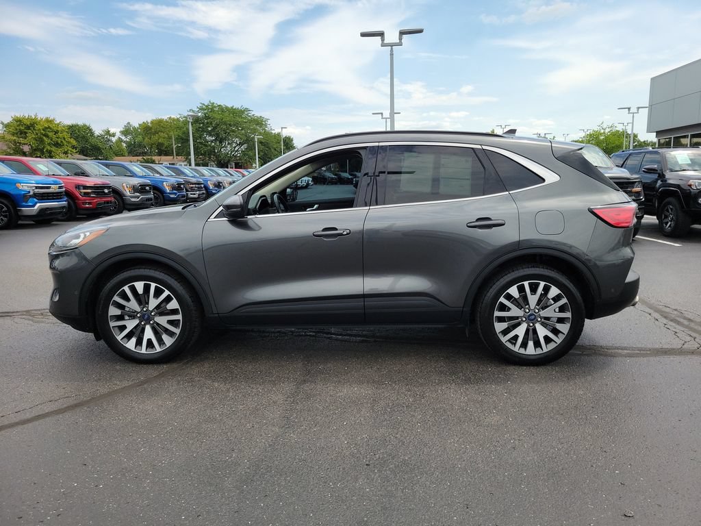 Certified 2020 Ford Escape Titanium w/ Titanium Premium Package 2.0 AWD/4WD image 7