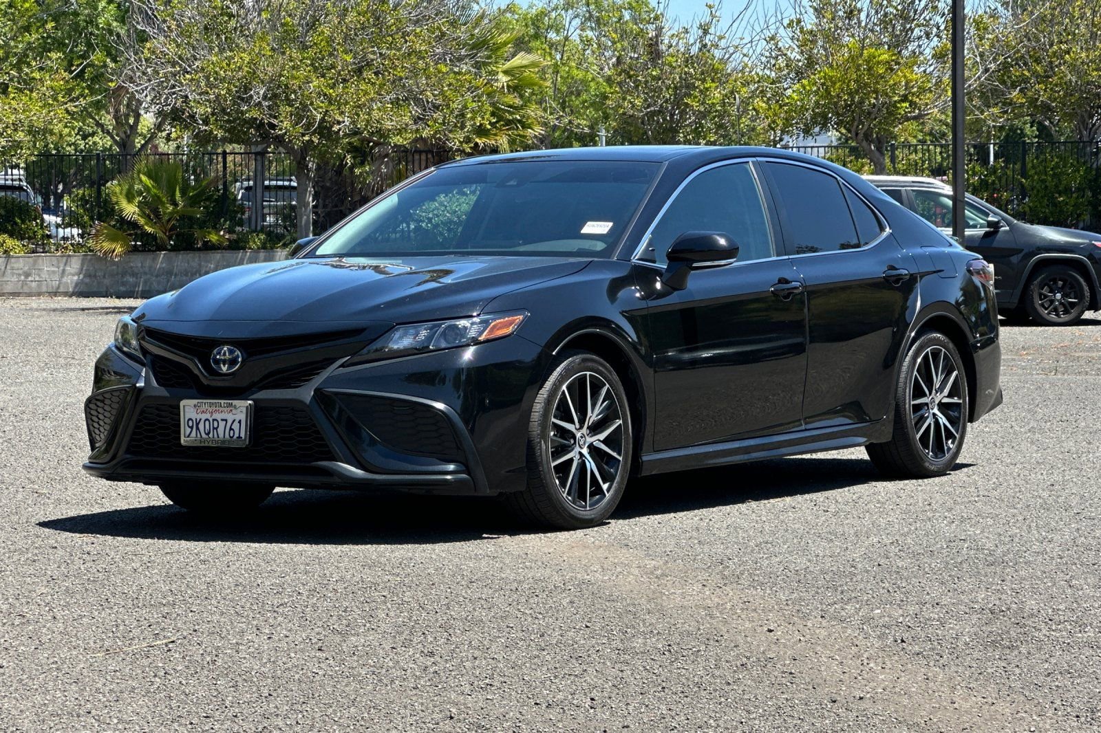 Used 2024 Toyota Camry SE w/ Audio Upgrade Package FWD image 8