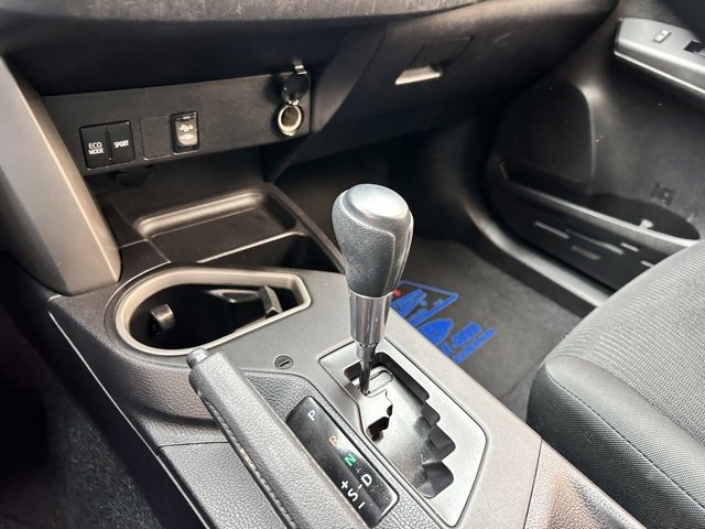 Used 2018 Toyota RAV4 LE image 13