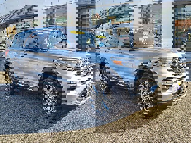 Certified 2024 Ford Explorer XLT w/ Equipment Group 202A image 11