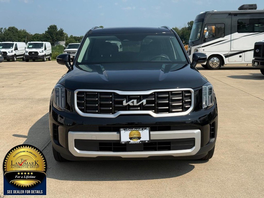 Used 2025 Kia Telluride S AWD/4WD image 2