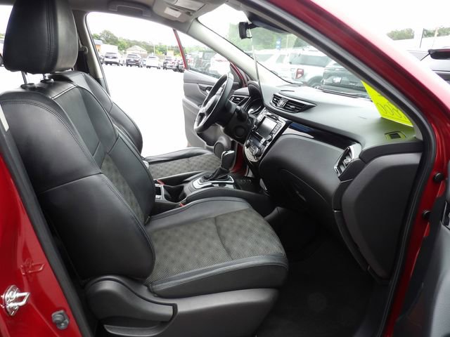 Used 2022 Nissan Rogue Sport SV w/ Technology Package AWD/4WD image 38