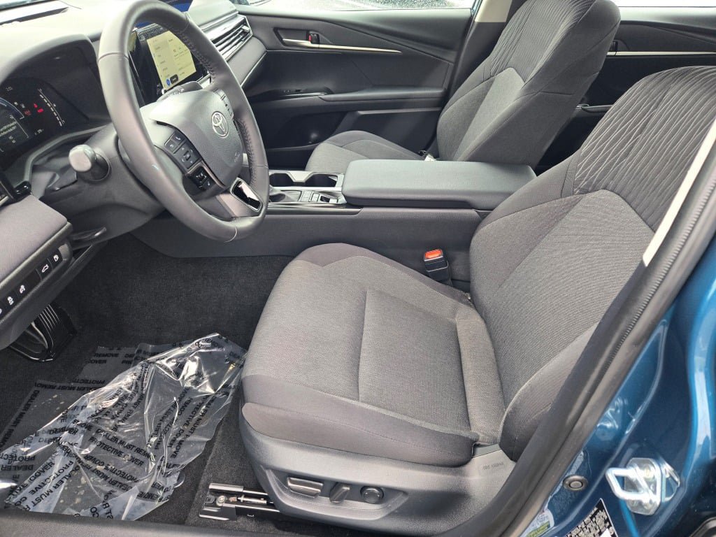 Used 2026 Toyota Camry LE w/ Convenience Package FWD image 20