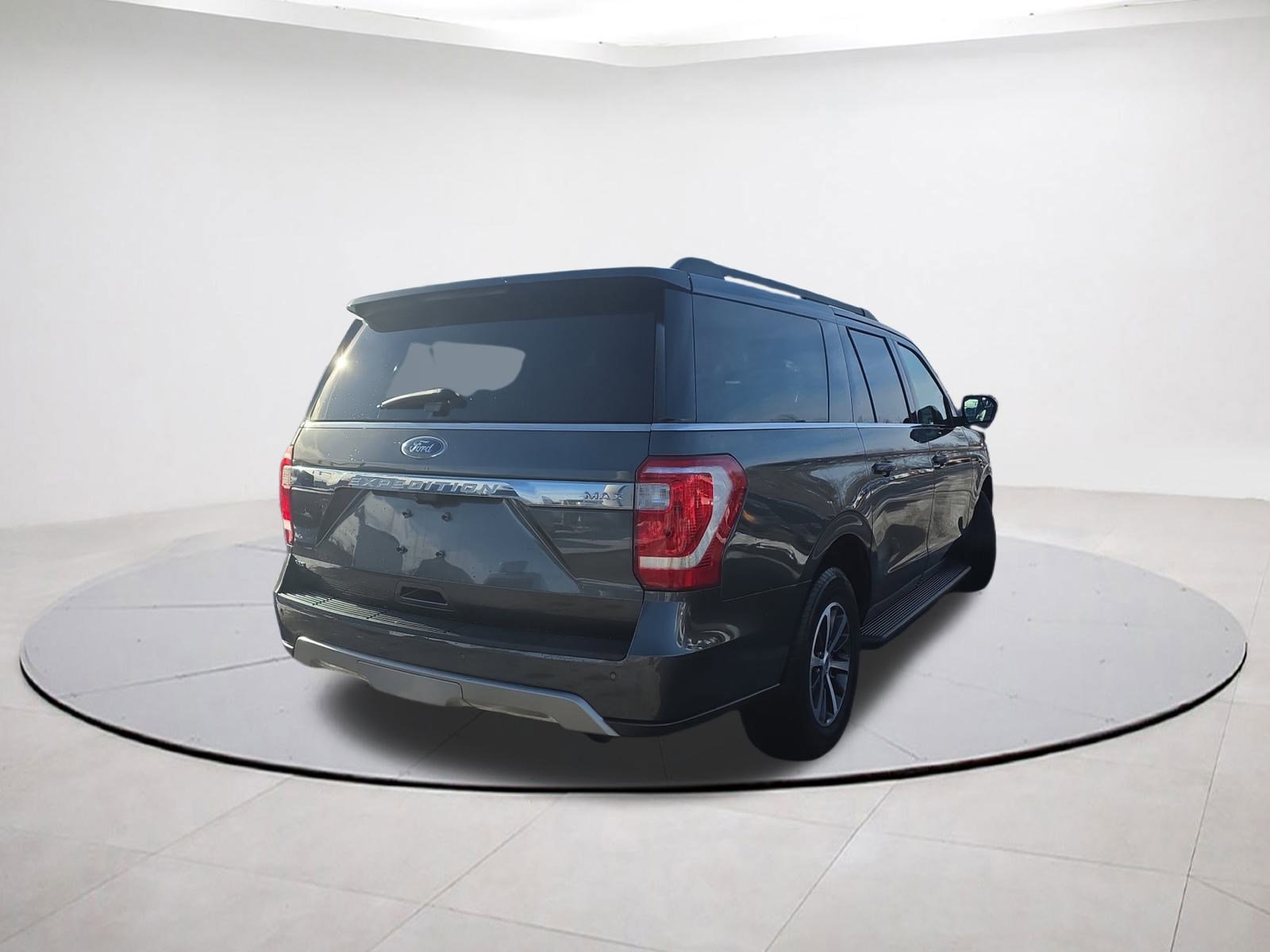 Certified 2018 Ford Expedition Max XLT image 7