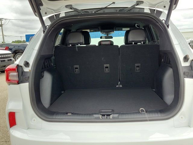 Certified 2023 Ford Escape ST-Line w/ Tech Pack #1 FWD image 7