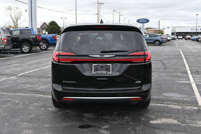 Used 2024 Chrysler Pacifica Touring-L AWD/4WD image 10