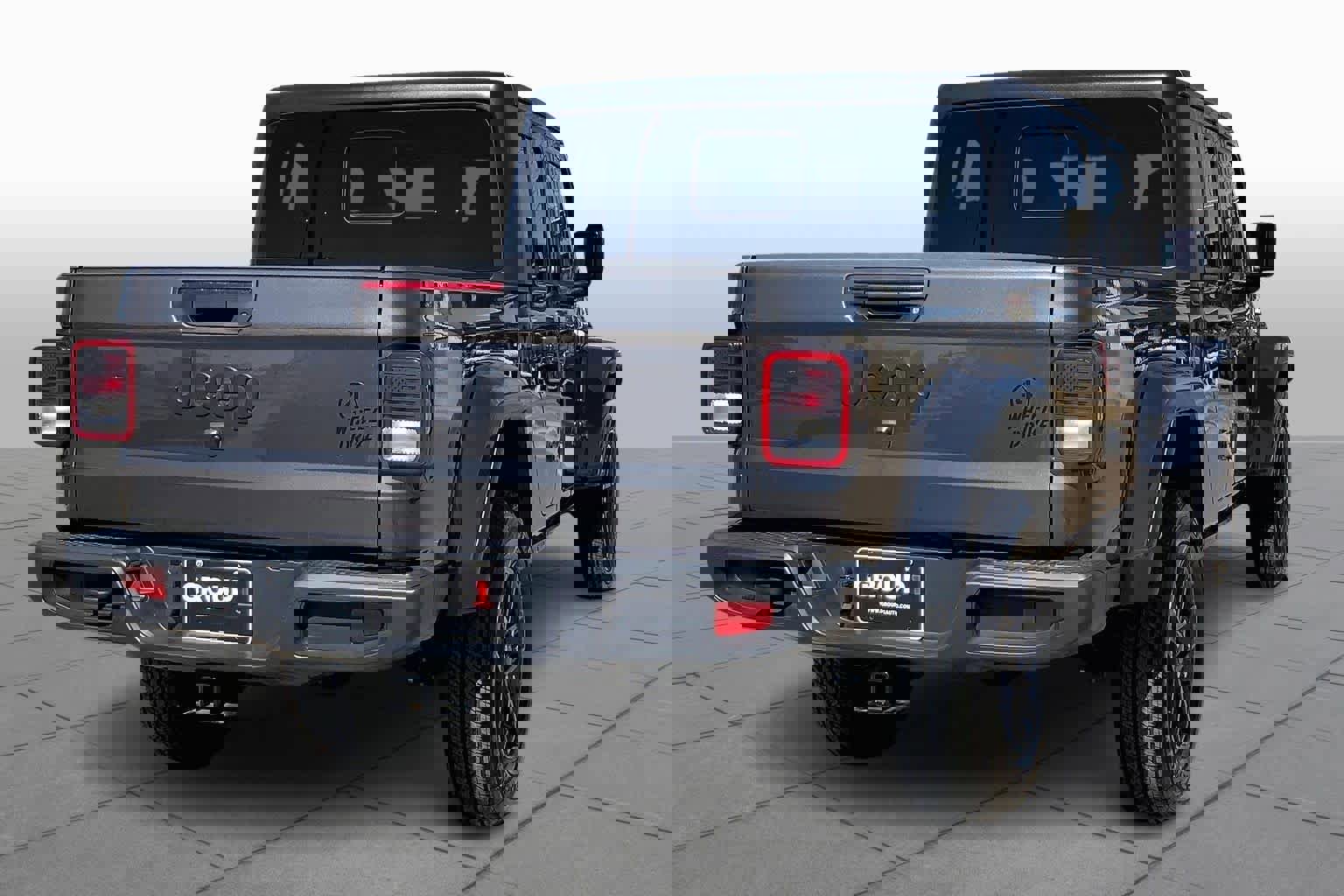 Used 2021 Jeep Gladiator Sport image 3