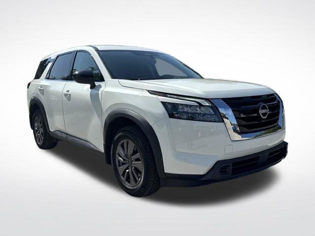 Used 2023 Nissan Pathfinder S FWD image 2