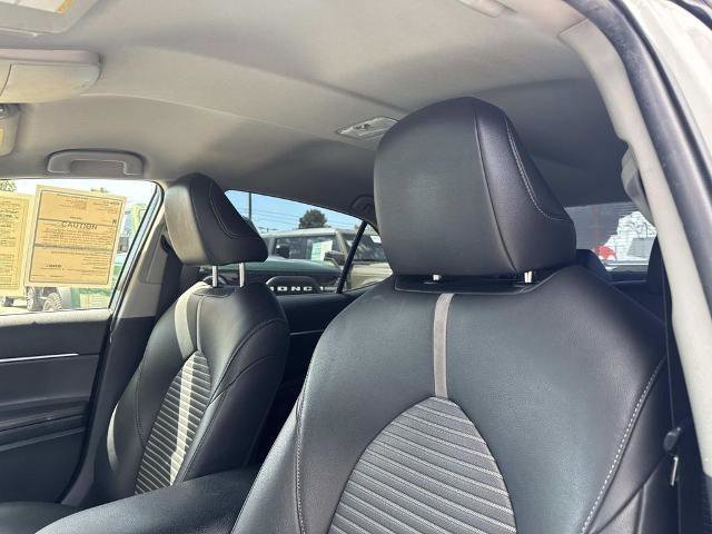 Used 2018 Toyota Camry SE FWD image 18