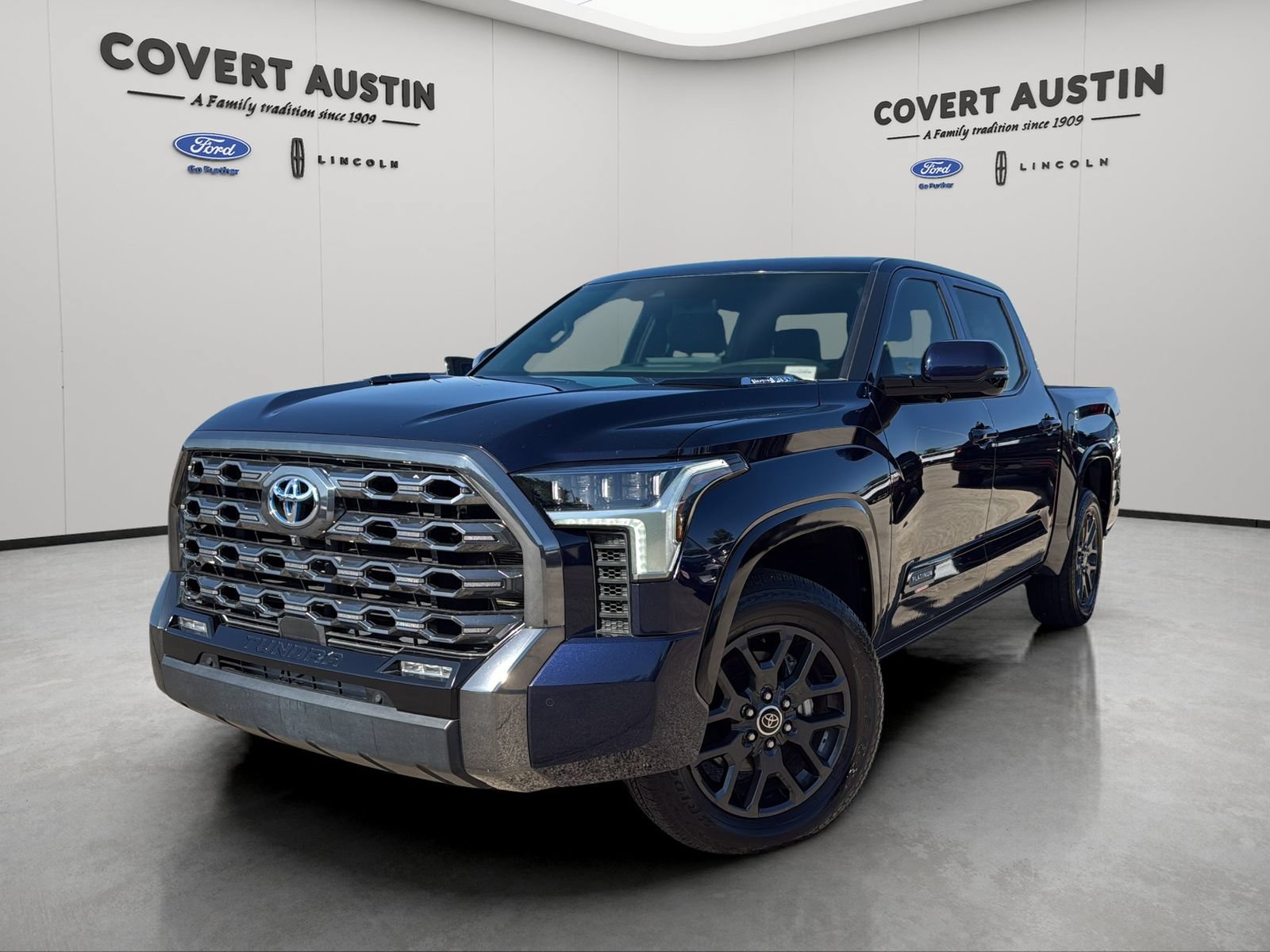 Used 2023 Toyota Tundra Platinum AWD/4WD image 1